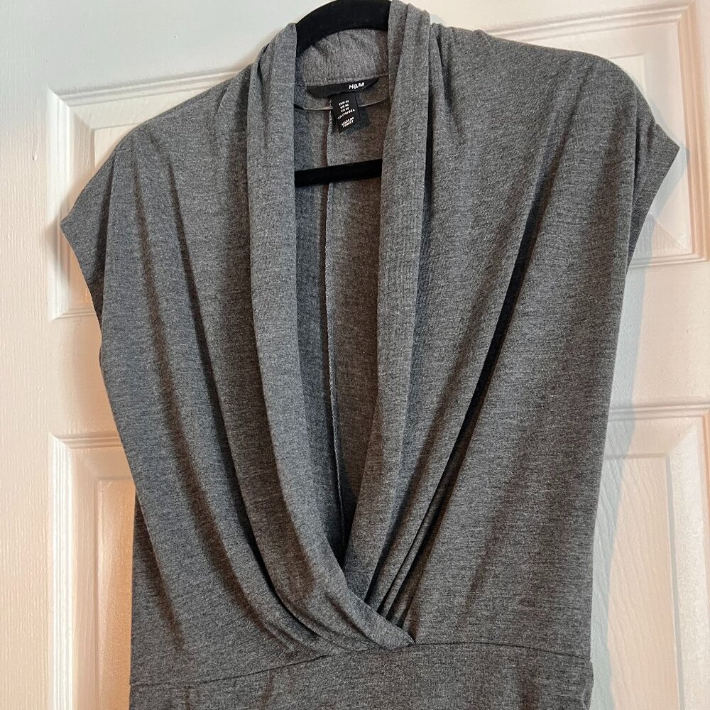 H&M Woman's Top - Size M - Gray